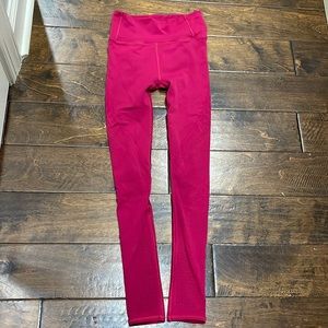 Rare! Perfect condition! Lululemon pink knit pattern leggings! Size 4